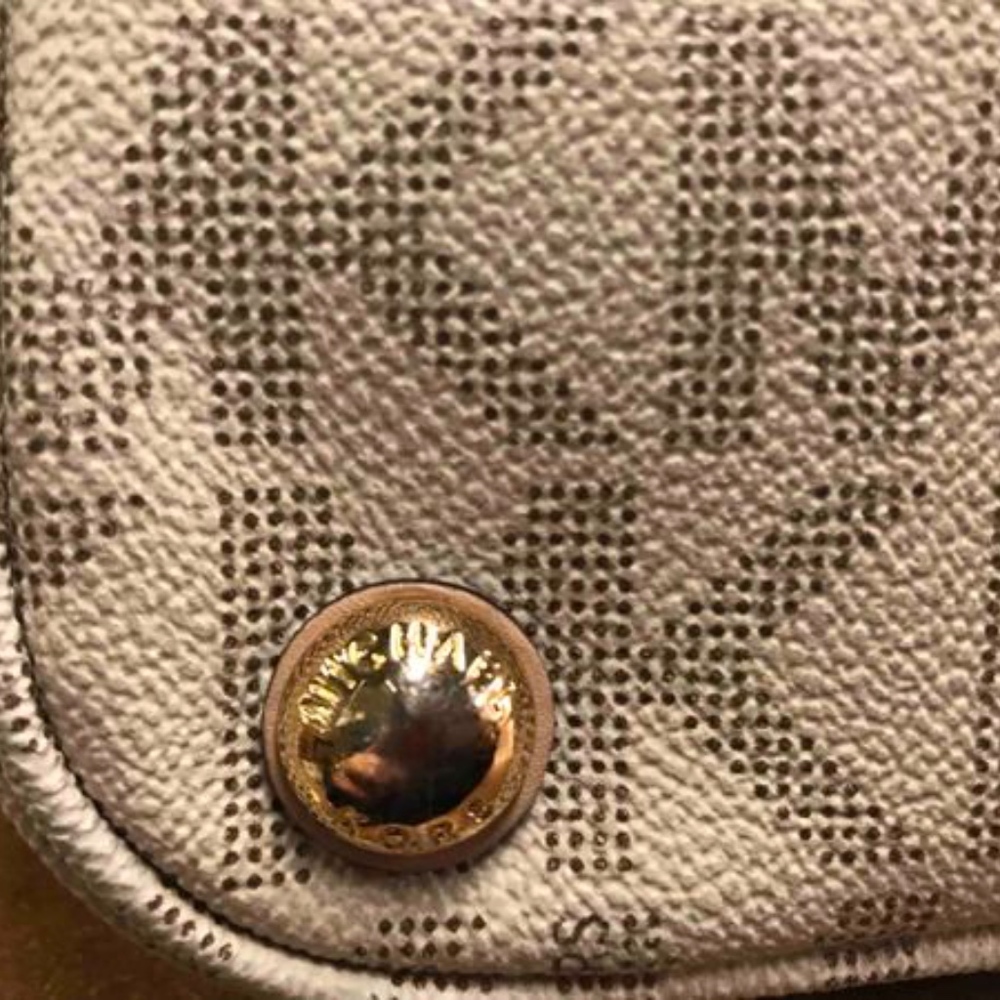 Michael Kors Purse - Picture 4 of 8
